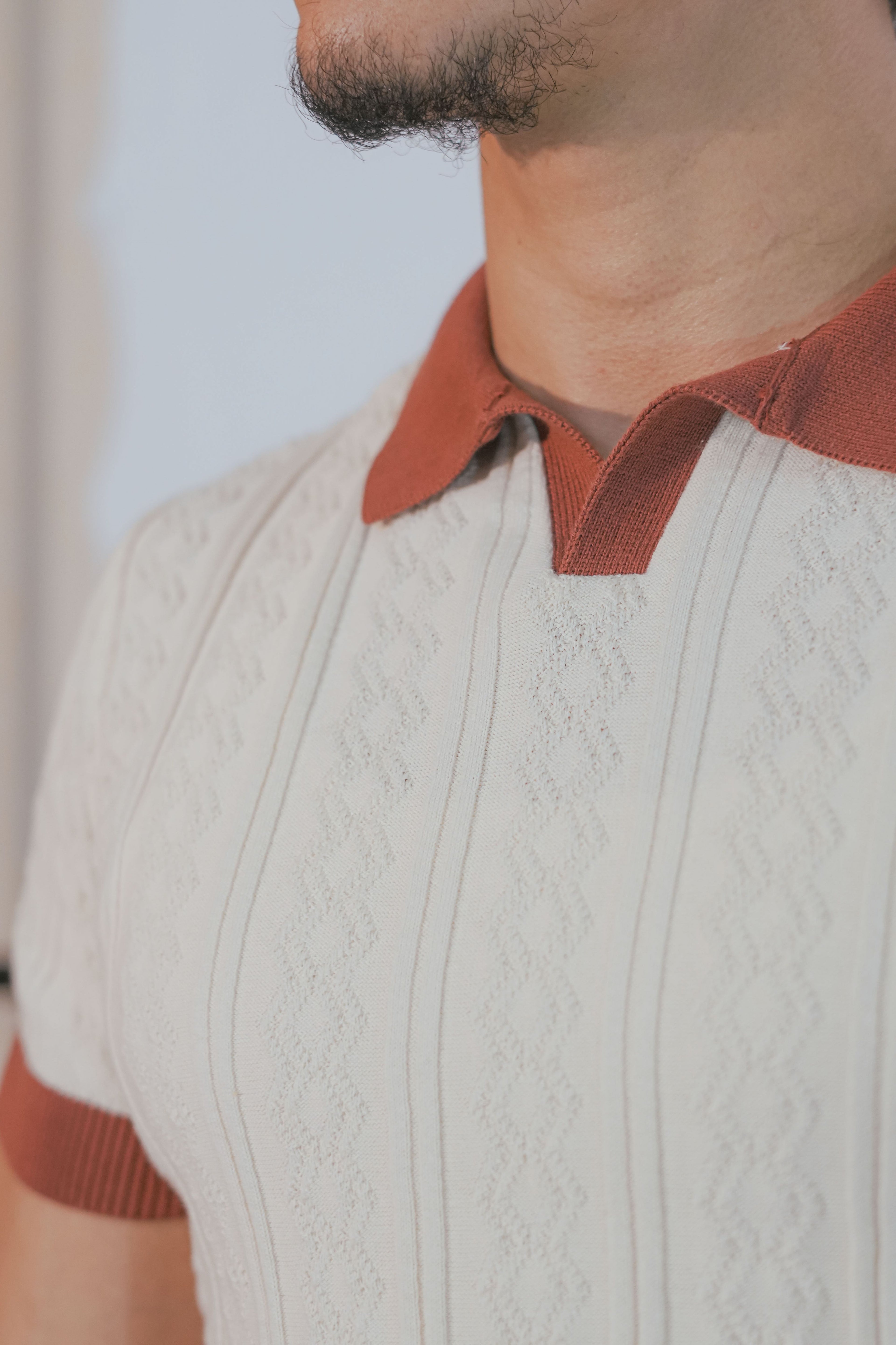 Polo à maille torsadée beige clair