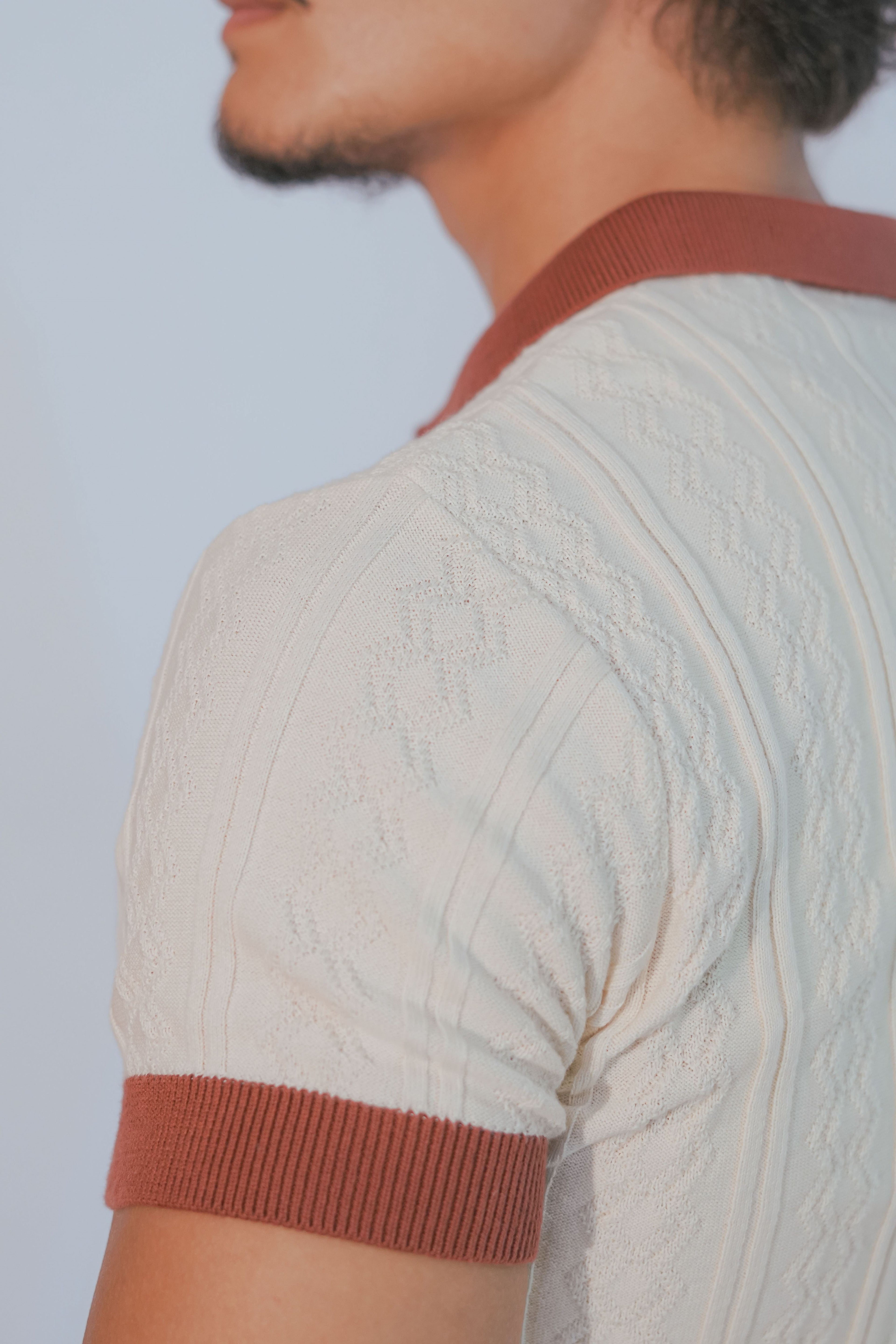 Polo à maille torsadée beige clair